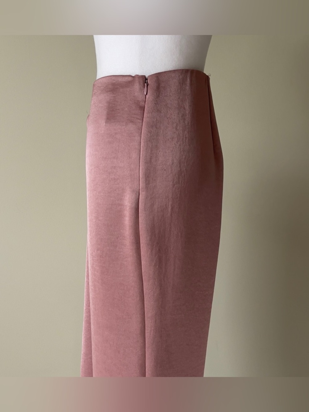 Vince Colette High-Rise Fluid Satin Bias Pant in Rose Jam color EUC Size Large - Picture 6 of 10